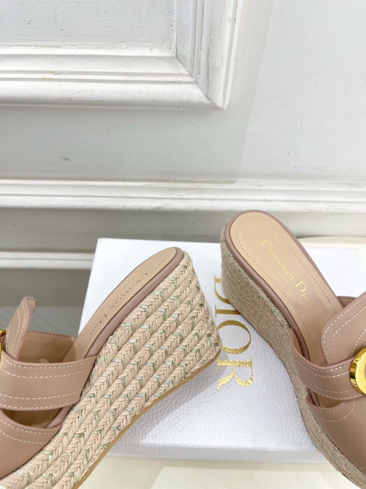 Босоножки на платформе и высоком каблуке фото 7