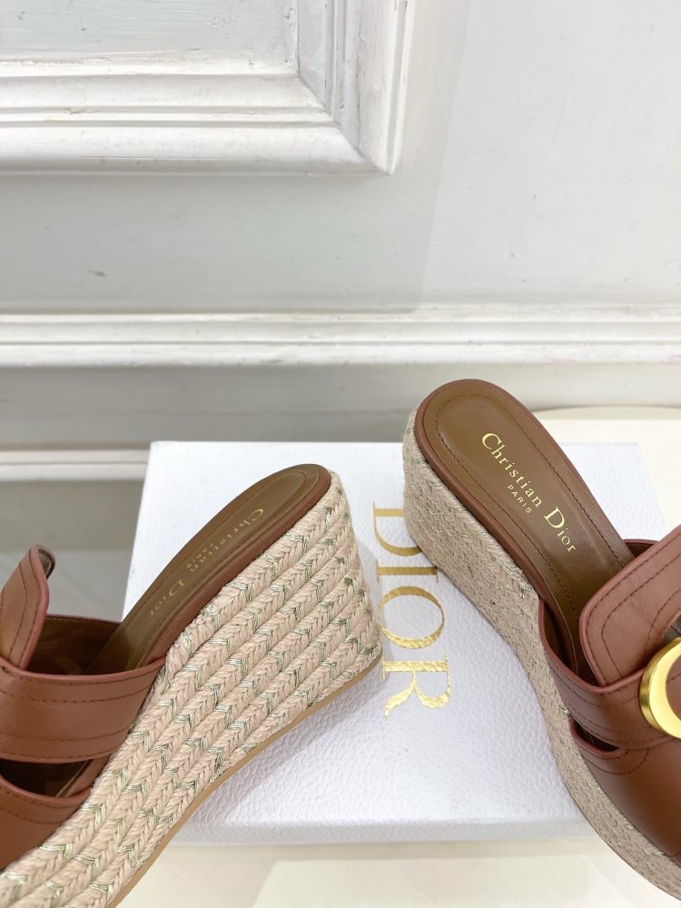 Босоножки на платформе и высоком каблуке фото 7