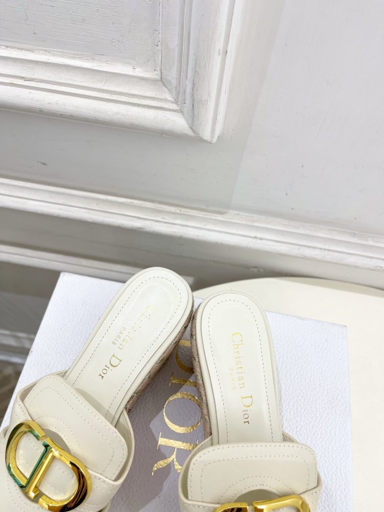 Босоножки на платформе и высоком каблуке фото 7