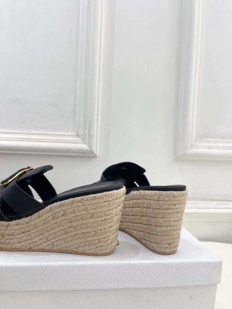 Босоножки на платформе и высоком каблуке фото 7