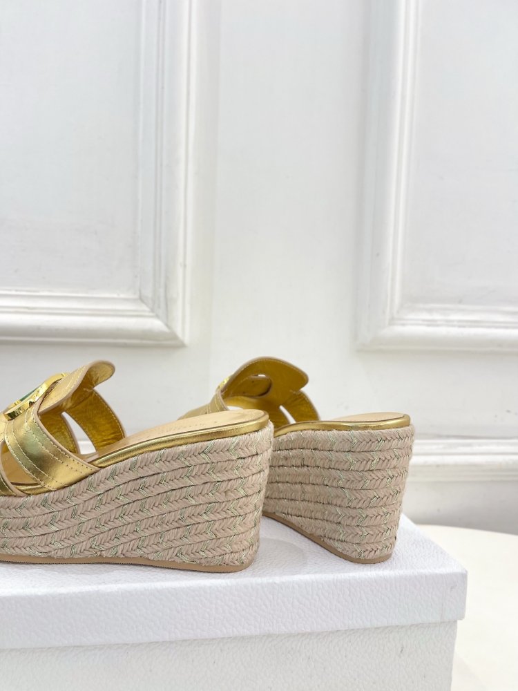 Босоножки на платформе и высоком каблуке фото 7