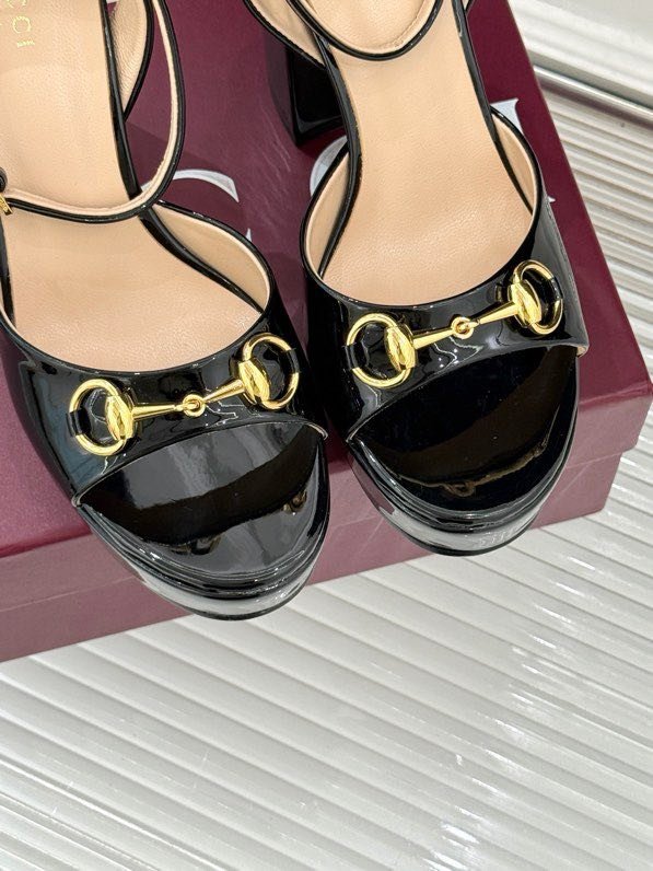 Босоніжки на платформі і високому підборах фото 7