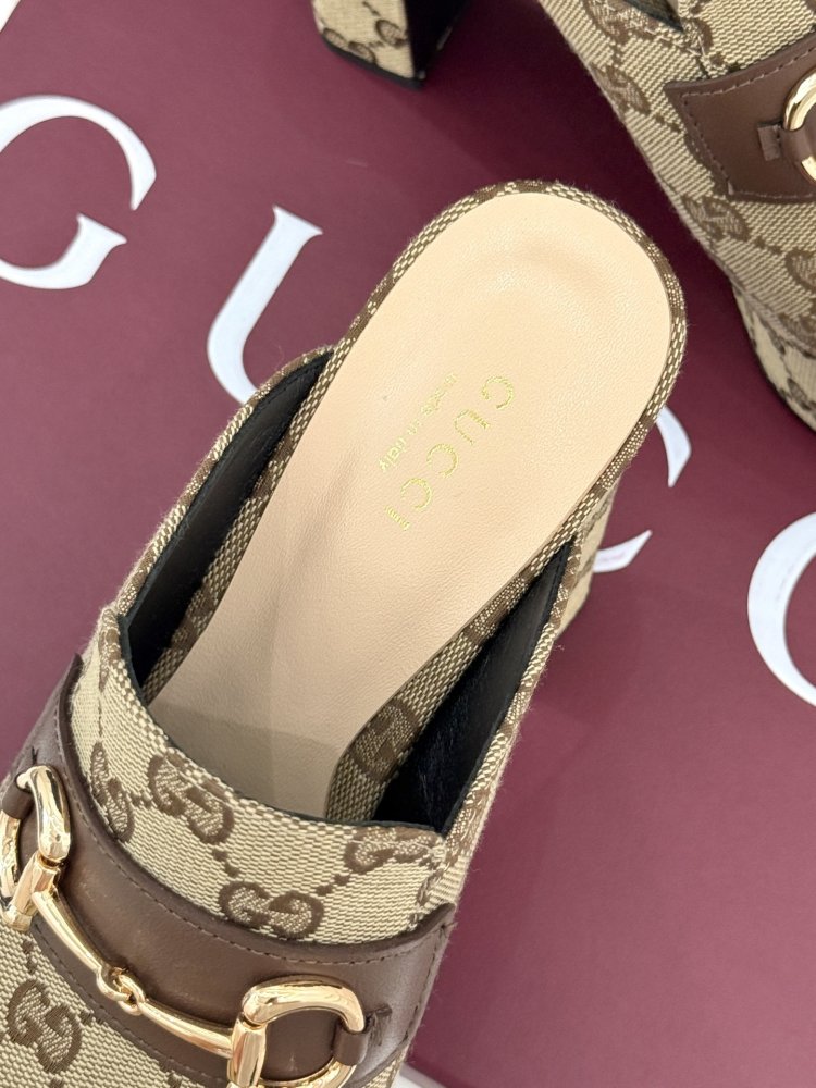 Босоножки на платформе и высоком каблуке фото 8