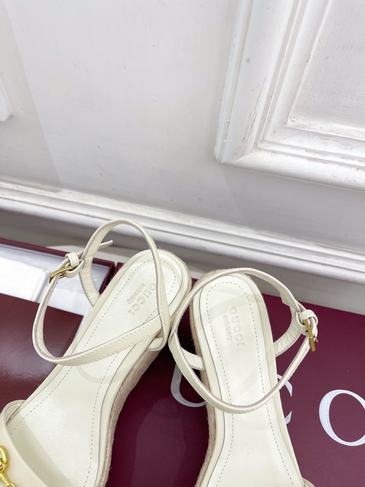 Sandals on platform and high heel фото 8