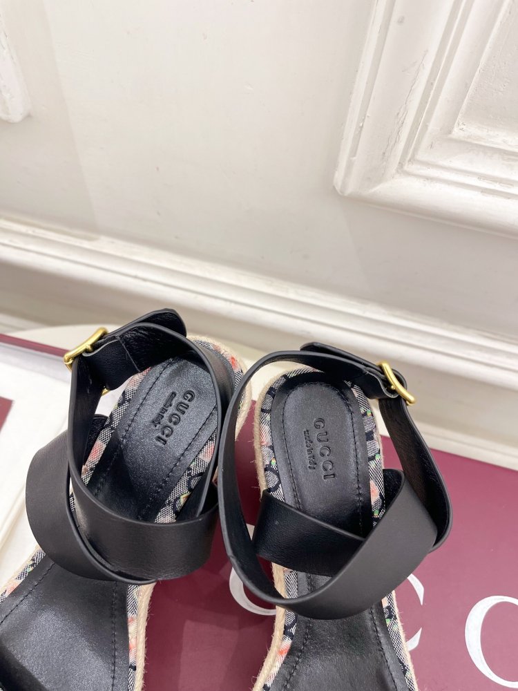 Sandals on platform and high heel фото 8