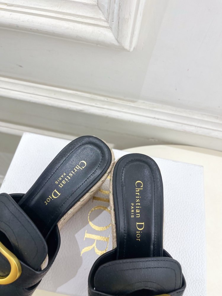 Босоножки на платформе и высоком каблуке фото 8