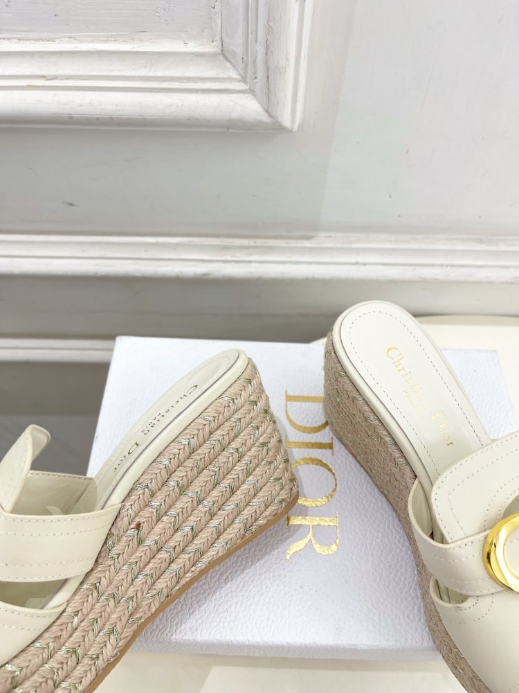 Босоножки на платформе и высоком каблуке фото 8