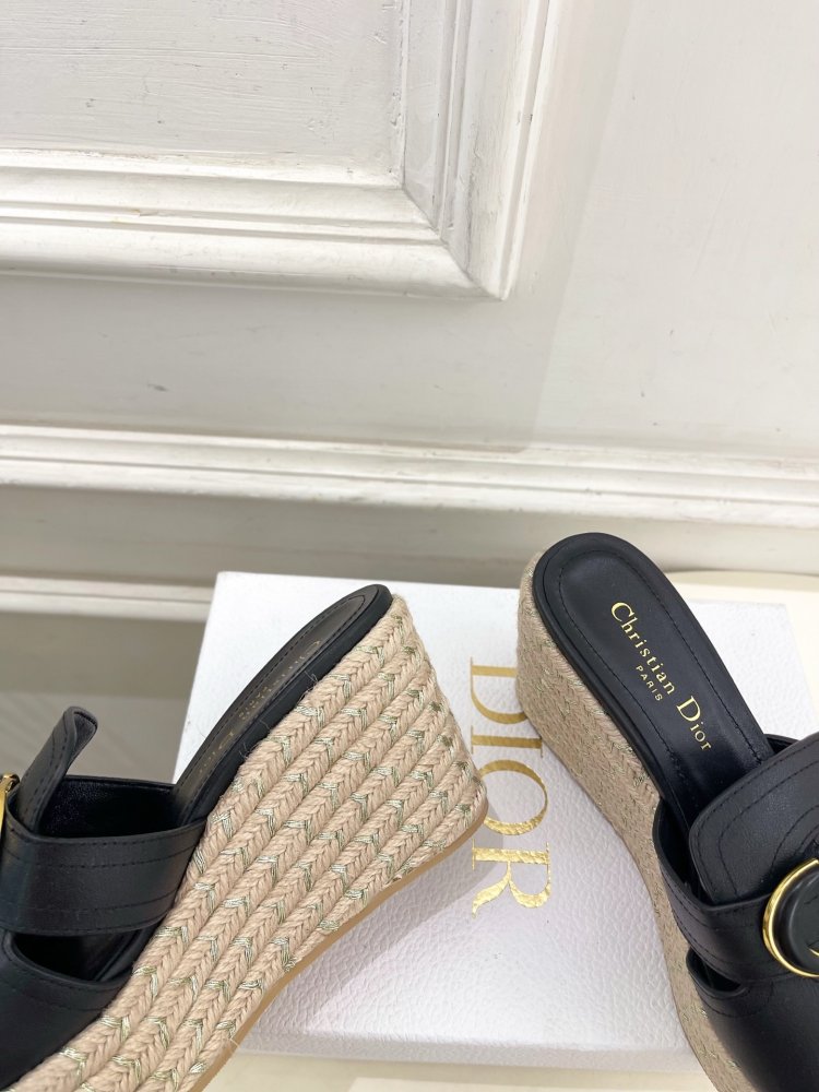 Босоножки на платформе и высоком каблуке фото 8