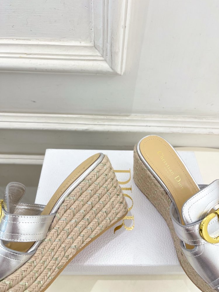 Босоножки на платформе и высоком каблуке фото 8