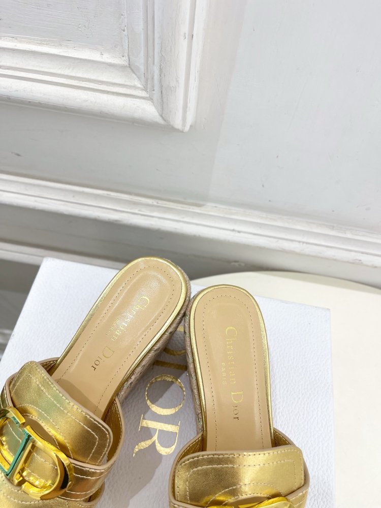 Босоножки на платформе и высоком каблуке фото 8