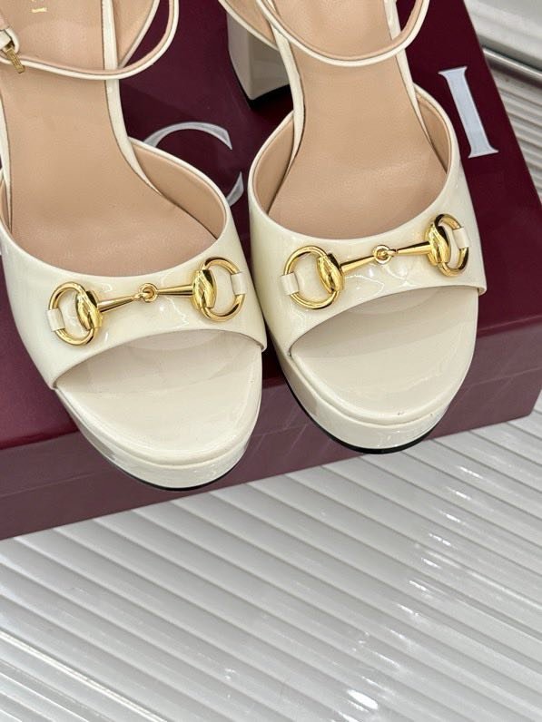 Босоніжки на платформі і високому підборах фото 8