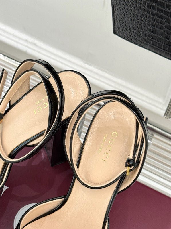 Босоніжки на платформі і високому підборах фото 8