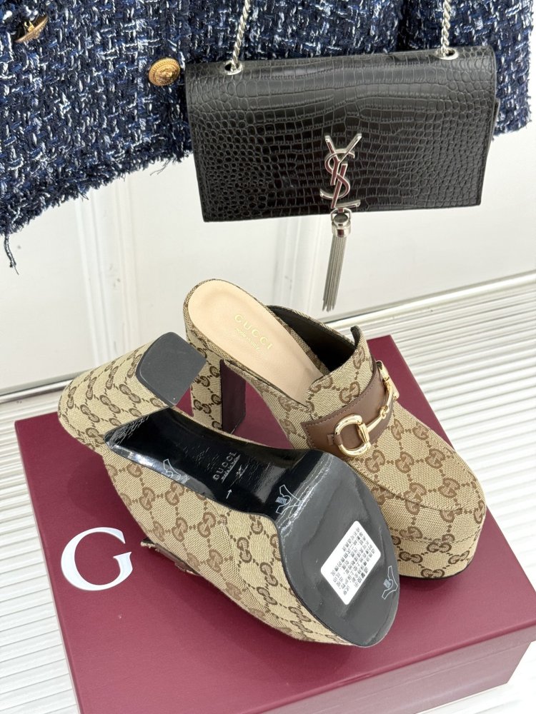 Босоножки на платформе и высоком каблуке фото 9