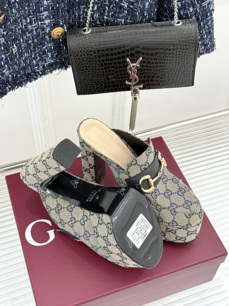 Босоножки на платформе и высоком каблуке фото 9