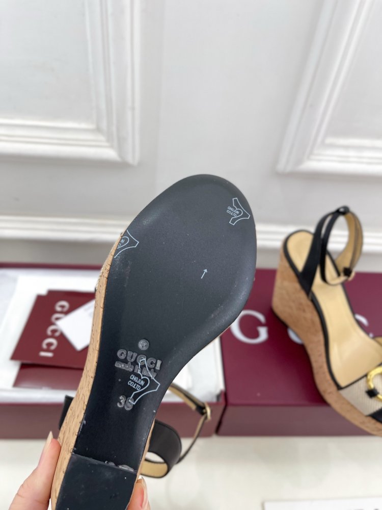 Sandals on platform and high heel фото 9