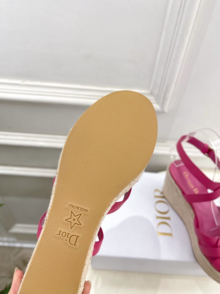 Босоножки на платформе и высоком каблуке фото 9