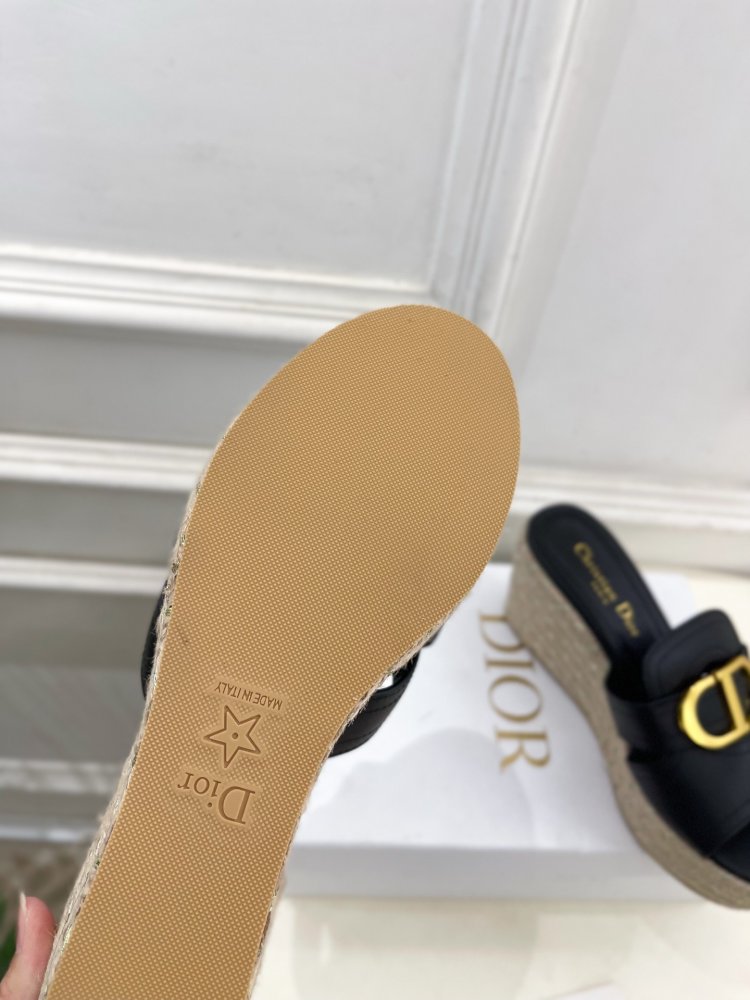 Босоножки на платформе и высоком каблуке фото 9