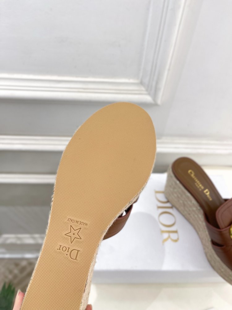 Босоножки на платформе и высоком каблуке фото 9