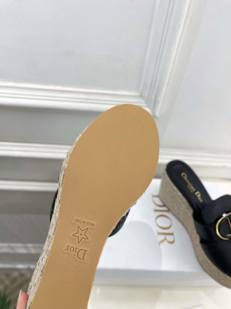 Босоножки на платформе и высоком каблуке фото 9