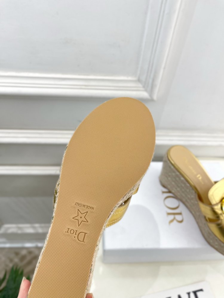 Босоножки на платформе и высоком каблуке фото 9