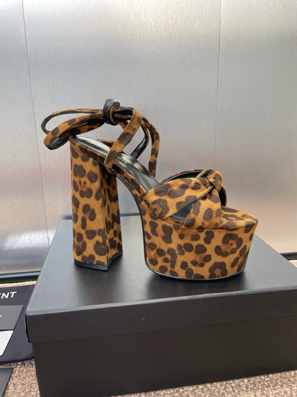 Sandals on platform from high heel фото 2