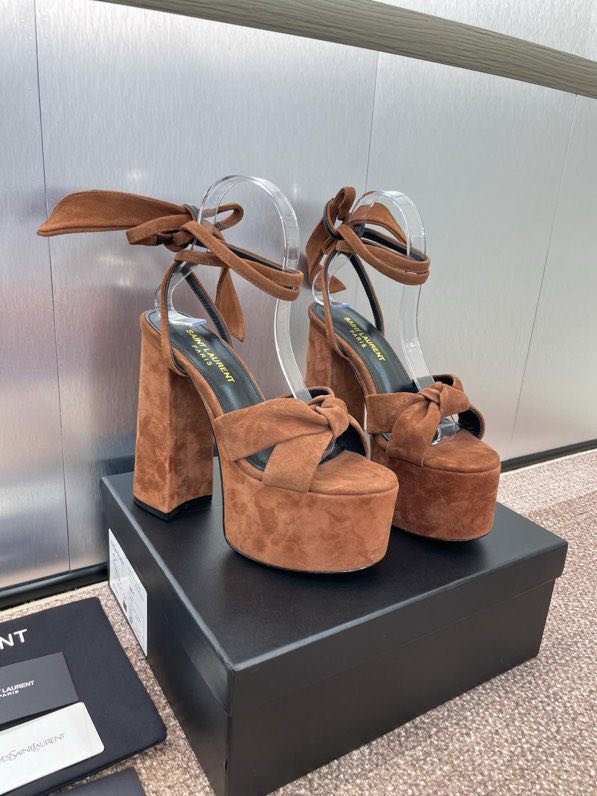 Sandals on platform from high heel фото 5