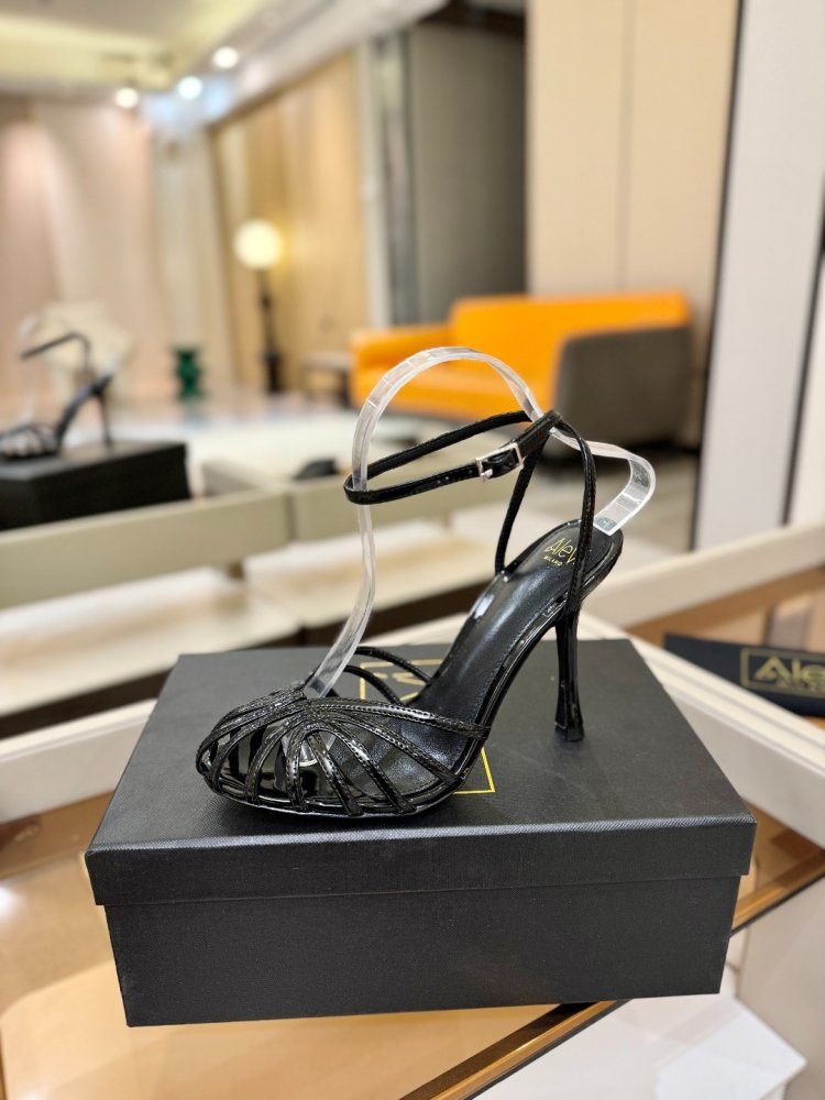 Sandals on stud
