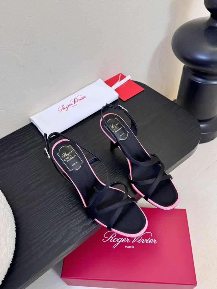 Sandals on stud