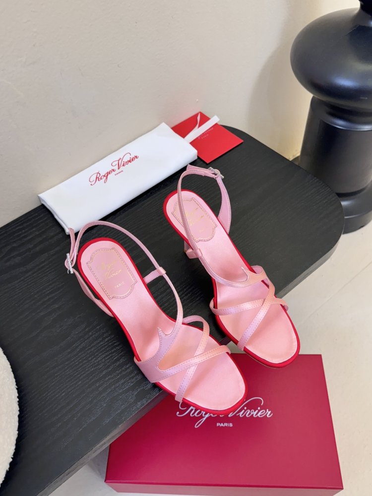 Sandals on stud