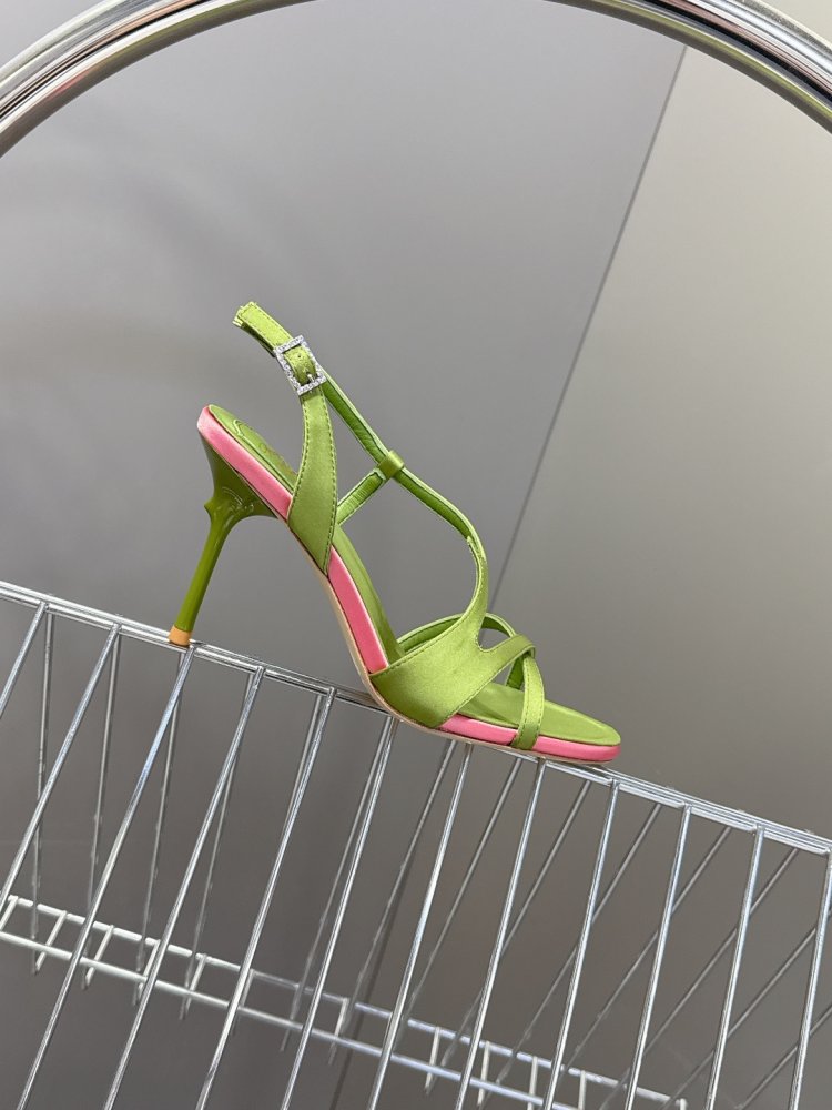 Sandals on stud
