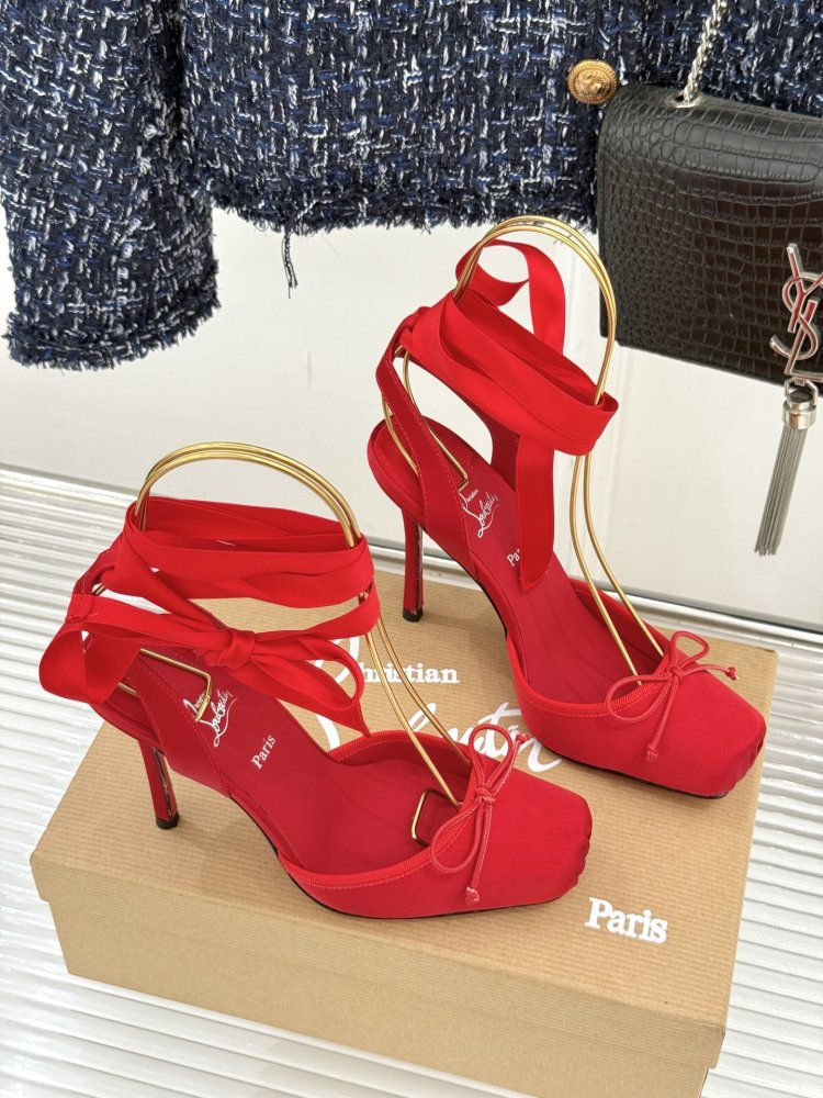 Босоножки на шпильке фото 3