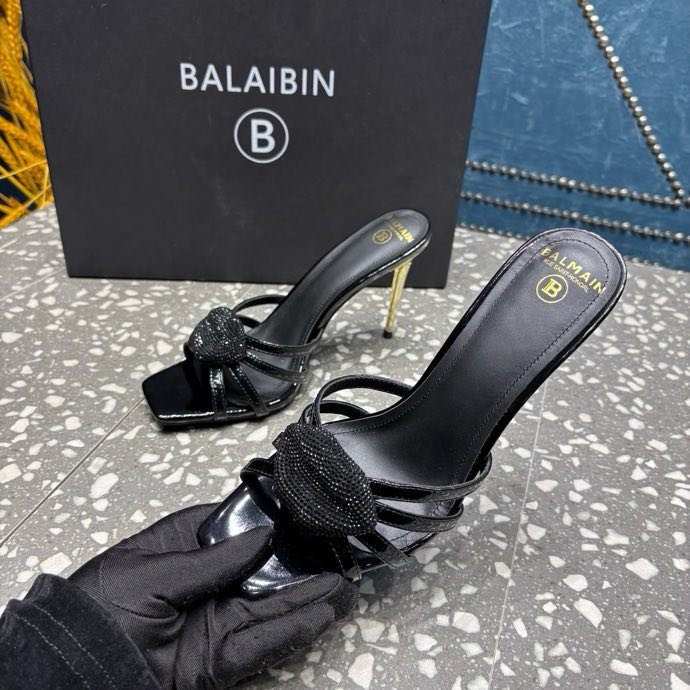 Босоножки на шпильке фото 3