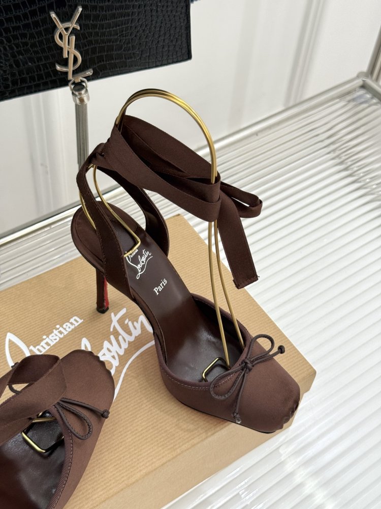 Босоніжки на шпильці фото 5