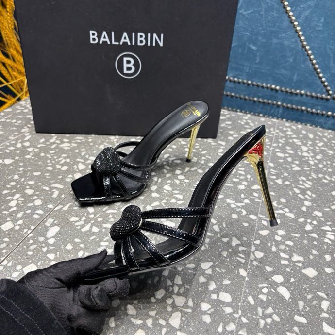 Босоножки на шпильке фото 5