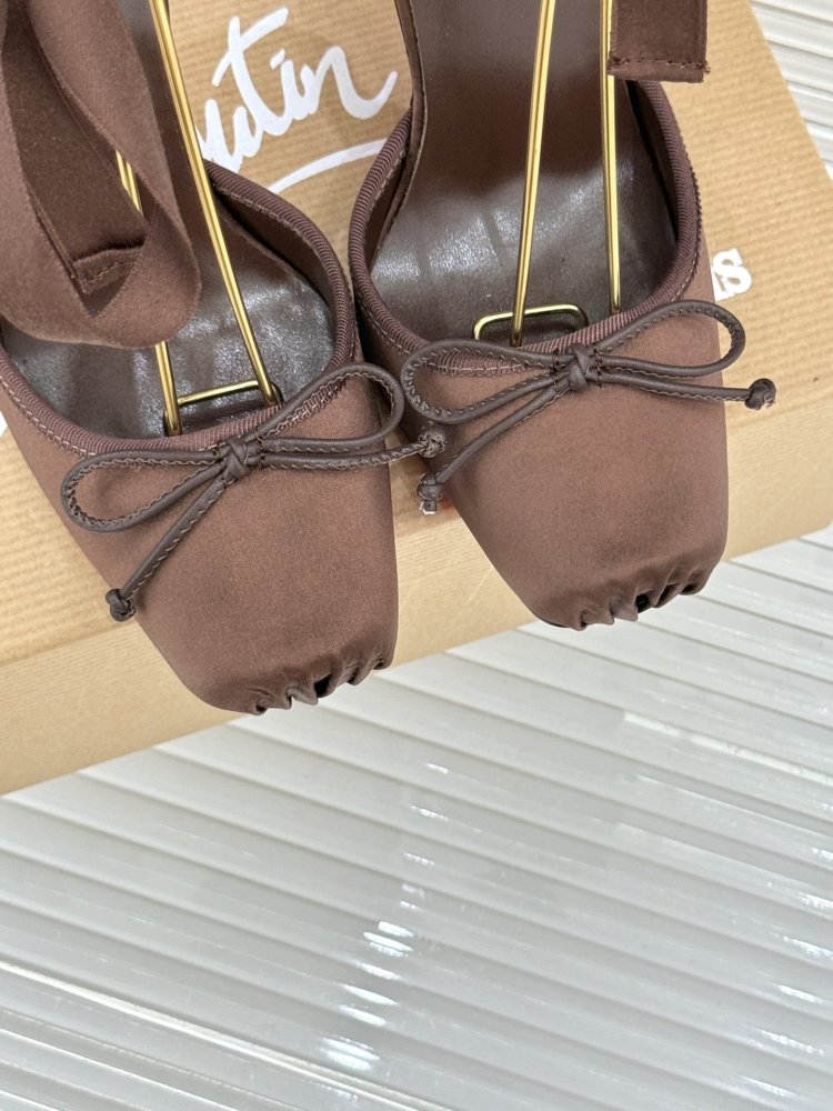 Босоніжки на шпильці фото 7