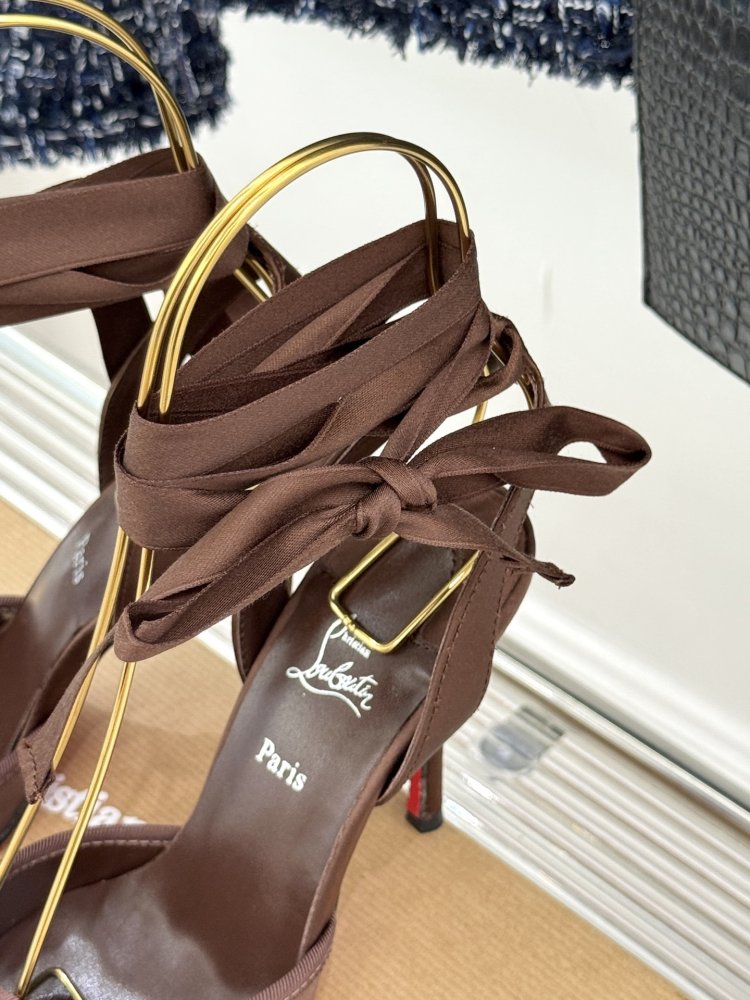 Босоніжки на шпильці фото 8