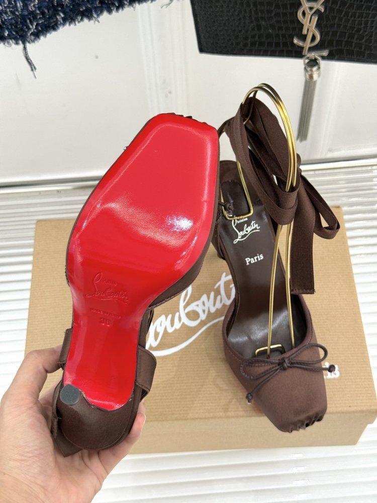 Босоніжки на шпильці фото 9