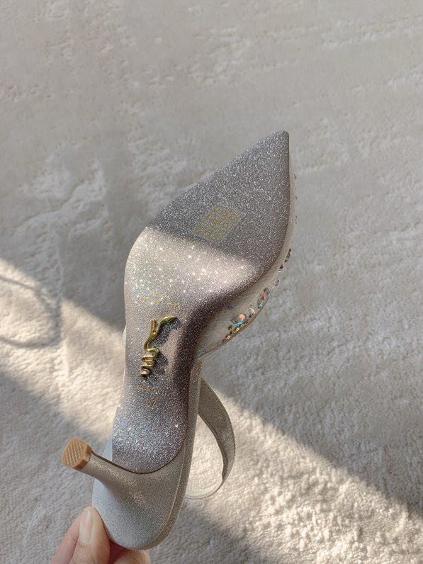 Босоножки на среднем каблуке фото 7