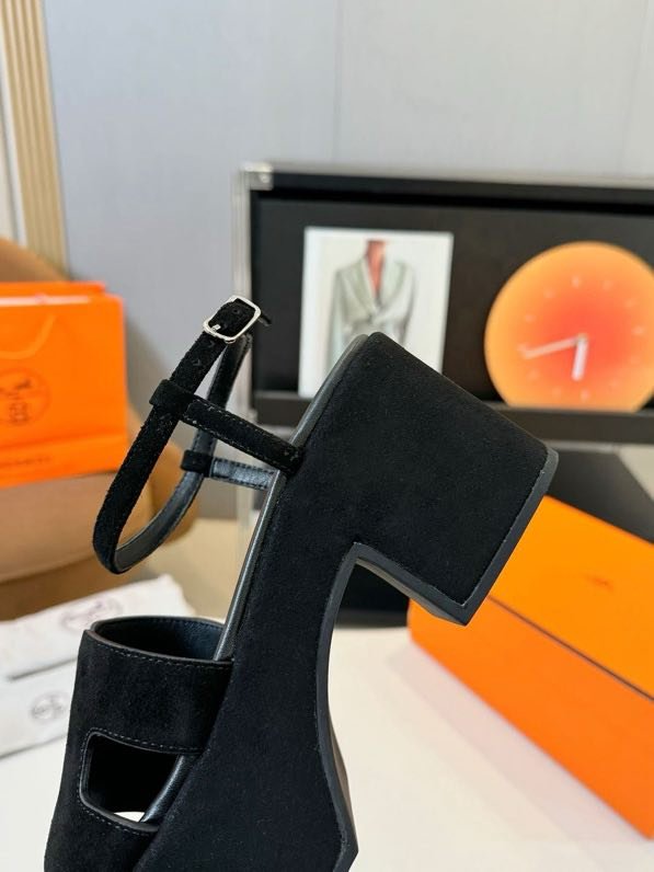 Босоножки на танкетке фото 2