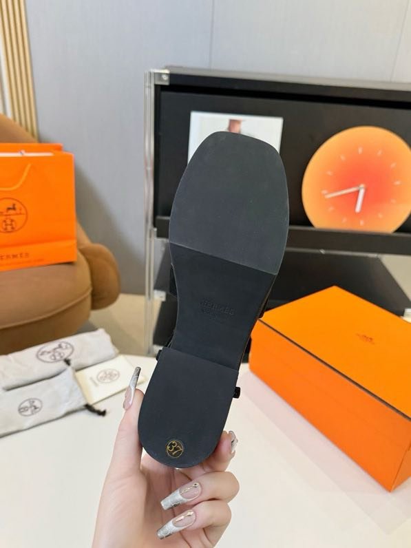 Босоножки на танкетке фото 4