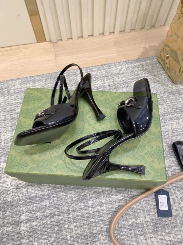 Босоножки на высоком каблуке Horsebit фото 2