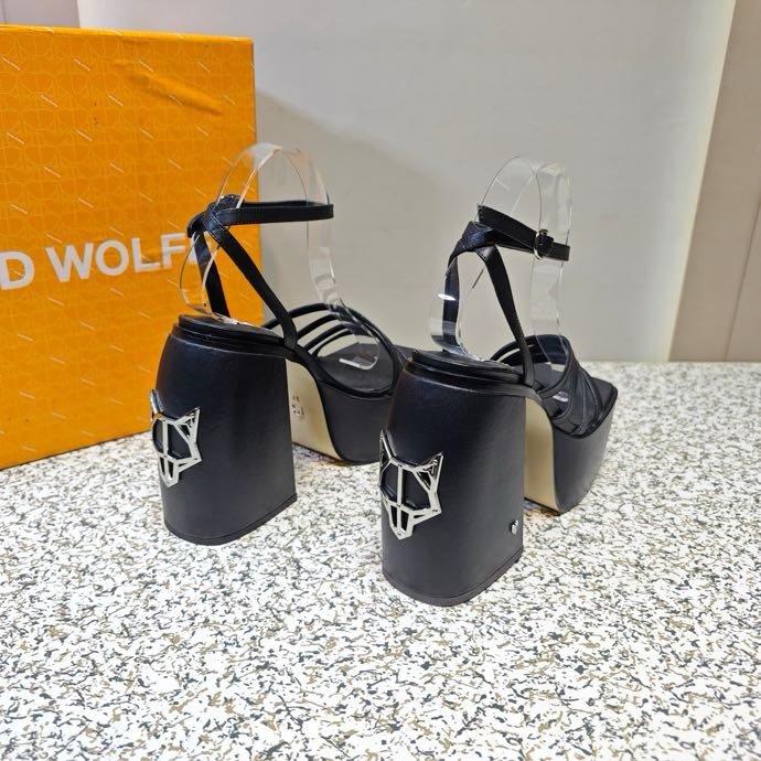 Sandals on high heel and platform фото 2