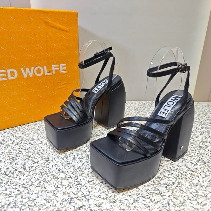 Sandals on high heel and platform фото 3