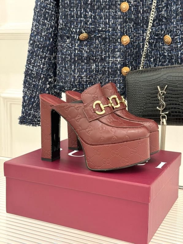 Босоножки на высоком каблуке Platform Horsebit