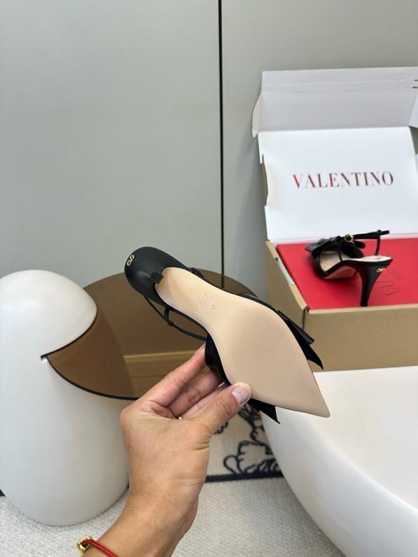 Sandals on high heel from bow фото 2