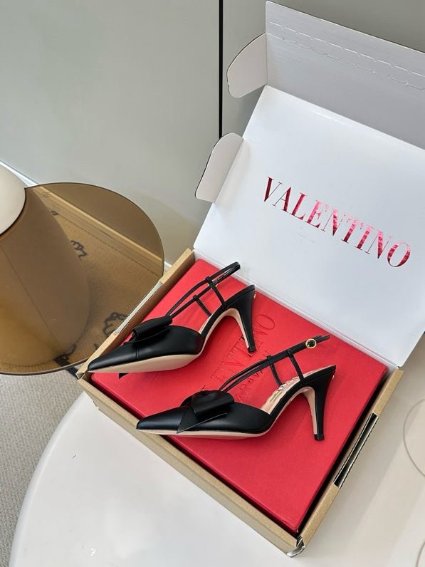 Sandals on high heel from bow фото 3