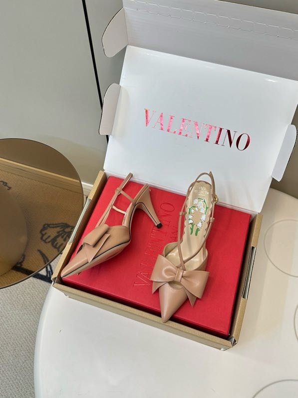 Sandals on high heel from bow фото 3