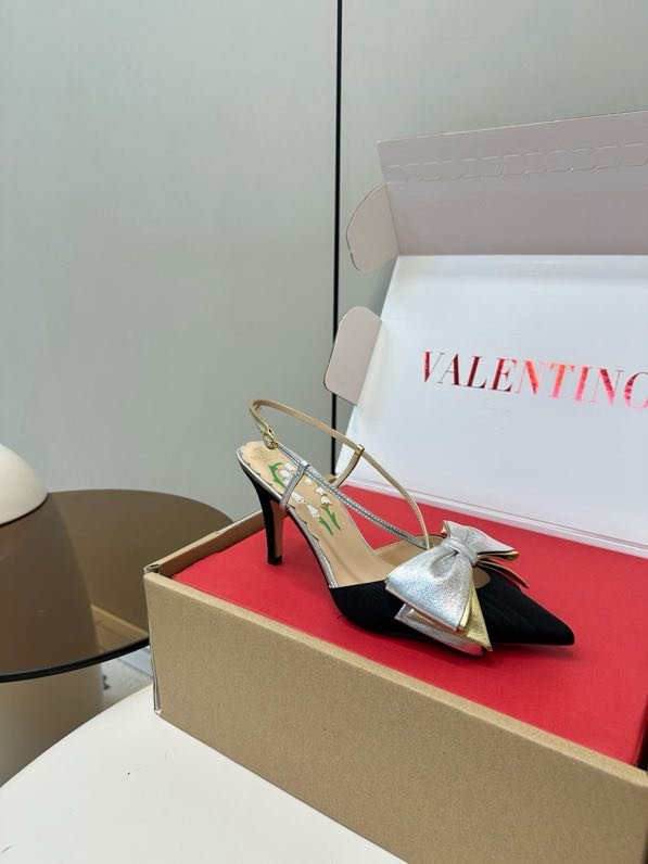 Sandals on high heel from bow фото 4