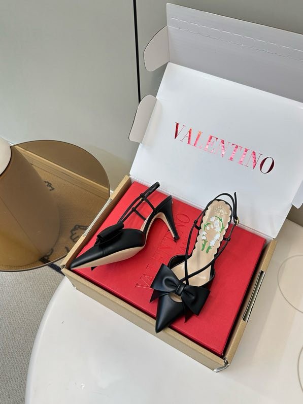 Sandals on high heel from bow фото 5