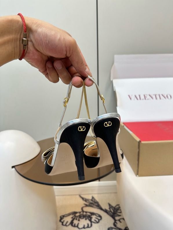 Sandals on high heel from bow фото 5